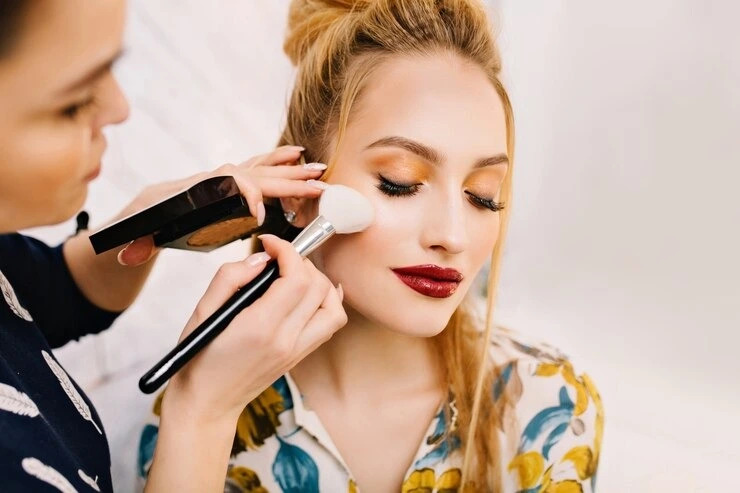 What is the salary of freelance makeup artist?